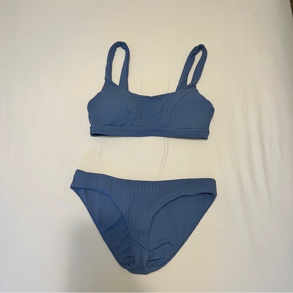 BECCA Ribbed 2 piece swimsuit SIZE: SMALL - Picture 4 of 13